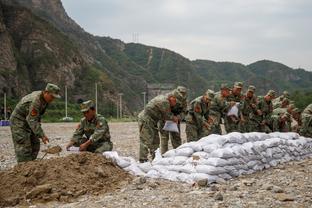 裤袜：国家队百场主教练却让卢卡库当队长，当时我内心突然崩溃了